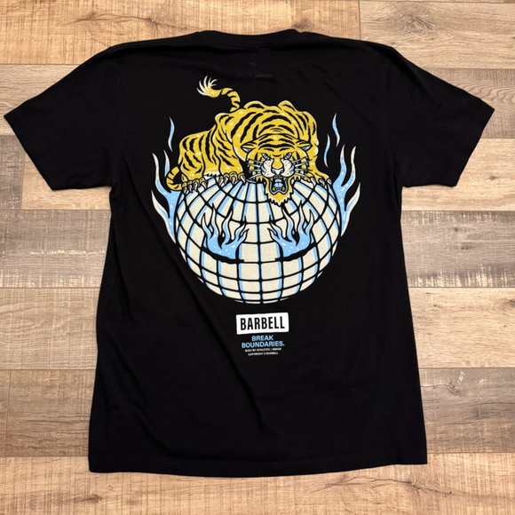 Barbell Apparel “Break Boundaries” T-Shirt with Tiger & Globe Design - Picture 1 of 5